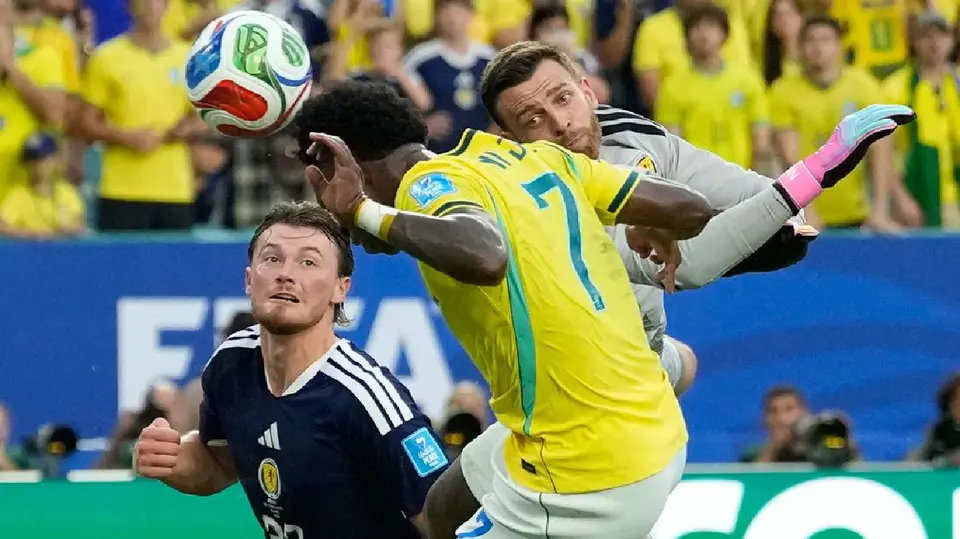 Segundo gol de Vinicius vs Escocia | AP