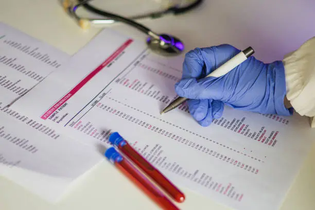 La detección oportuna del VIH facilita el acceso temprano a tratamiento y atención médica especializada./ Pixabay