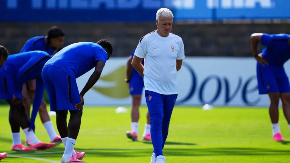 Didier Deschamps no estará en el banquillo de Francia tras el fallecimiento de su madre