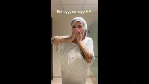 Hasta el momento no ha dicho a qué cirugía se sometió, pero todo indica que es de senos / IG: @karelyruiz
