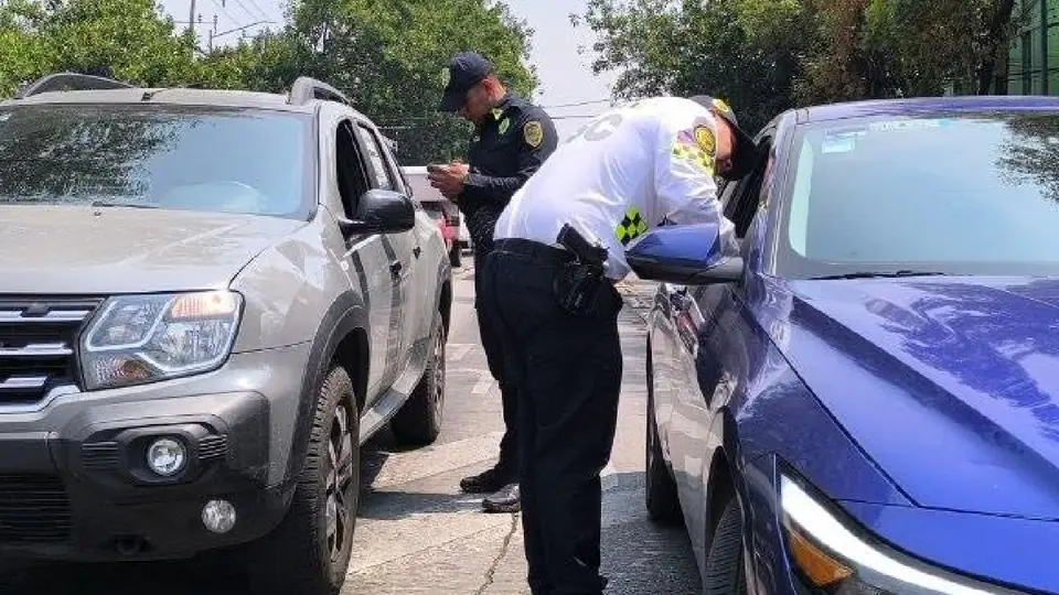 La Policía Auxiliar y la Policía Bancaria fue capacitada para poder levantar las infracciones correctamente / FB: @PoliciaCDMX