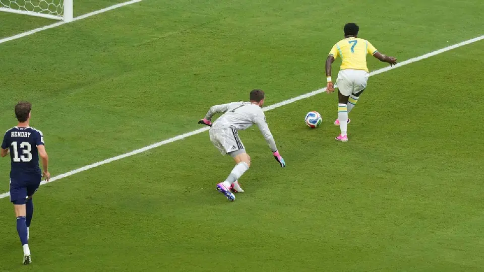 Gol de Vinicius Júnior vs Escocia | AP