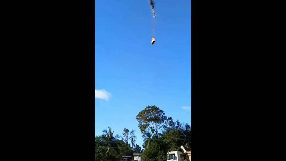 De las 21 personas a bordo, 13 lograron salvarse incluido el piloto / Especial