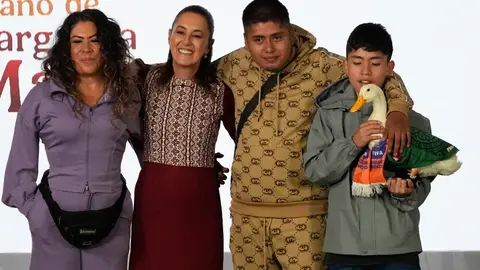 La familia del Pato Merlín no ha respondido públicamente a la propuesta realizada por el influencer regiomontano./ AP