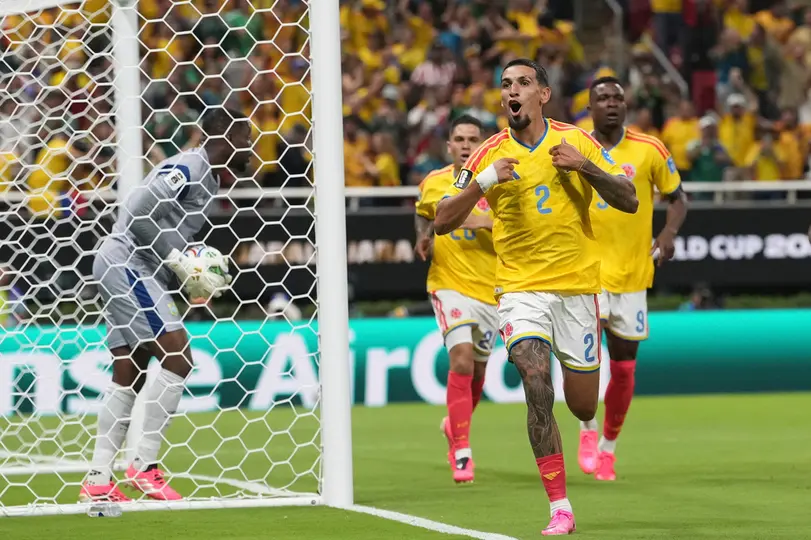 Daniel Muñoz marcó el gol de la victoria para Colombia | AP