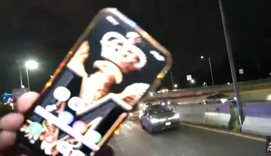 El comunicador aseguró que dañaron el equipo del canal y le arrebataron su teléfono mientras cubría una detención / Captura de Pantalla