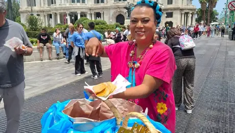 VIDEO: Lady Tacos de Canasta baja la cortina de su local tras cobro de piso en CDMX