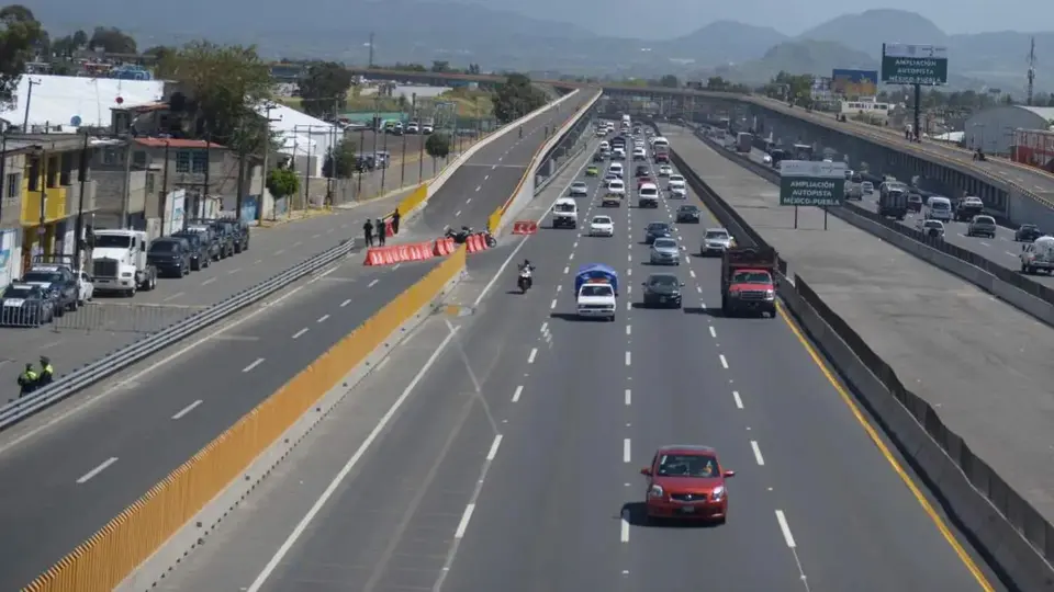 El percance provocó filas de vehículos que superaron los cinco kilómetros de longitud / Gob Mx
