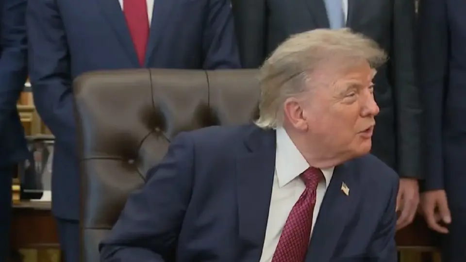 Donald Trump hizo las declaraciones en tono de broma ante la prensa de su país / Especial