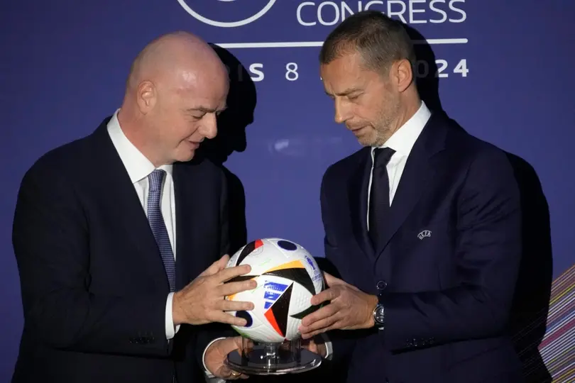 Aleksander Ceferin y Gianni Infantino, presidentes de FIFA y UEFA, respectivamente | AP