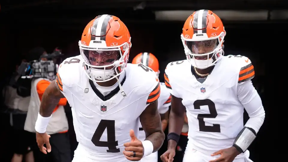 Shedeur Sanders y Deshaun Watson, mariscales de campo de Browns | AP