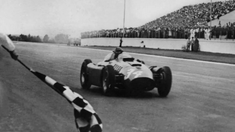 Juan Manuel Fangio en el Gran Premio de Argentina de 1956 | AFP