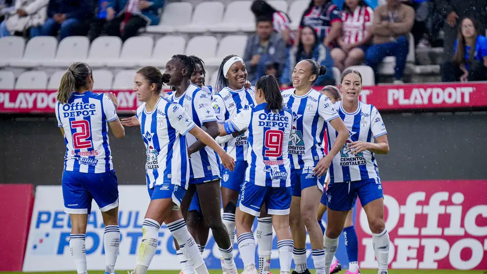 Pachuca remonta y frena la racha perfecta de Chivas Femenil