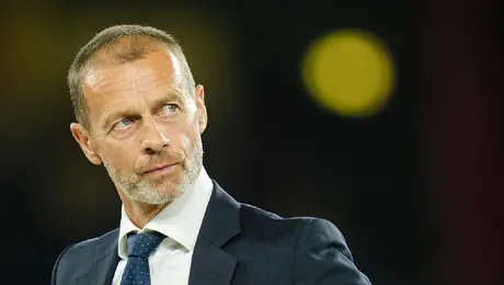 Ceferin dice que no se postulará contra el presidente de la FIFA, pero pide que Infantino renuncie