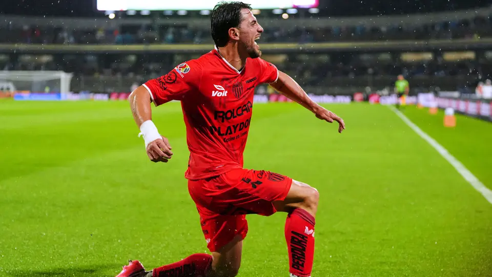 Julián Carranza festeja su gol contra Pumas | Imago7