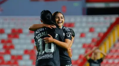 Jana Gutiérrez firma una joya de golazo digno del Premio Marta