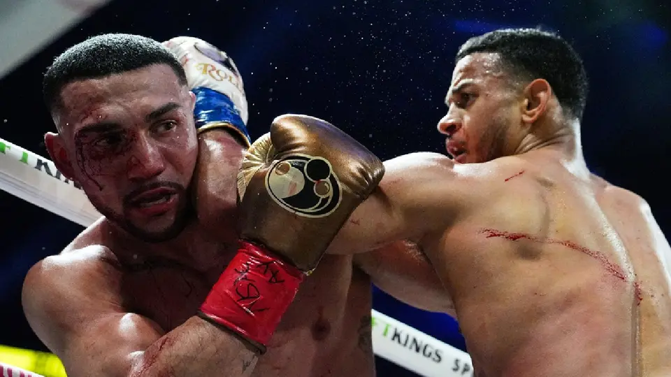 Teófimo López nuevo campeón tras vencer a Rolly Romero | AP