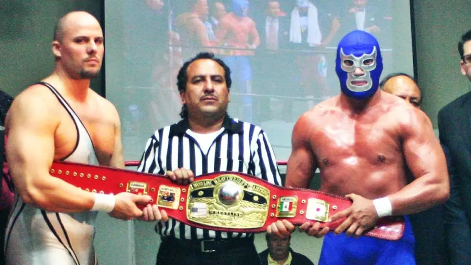 Blue Demon Jr. vs. Adam Pearce | CAPTURA DE PANTALLA