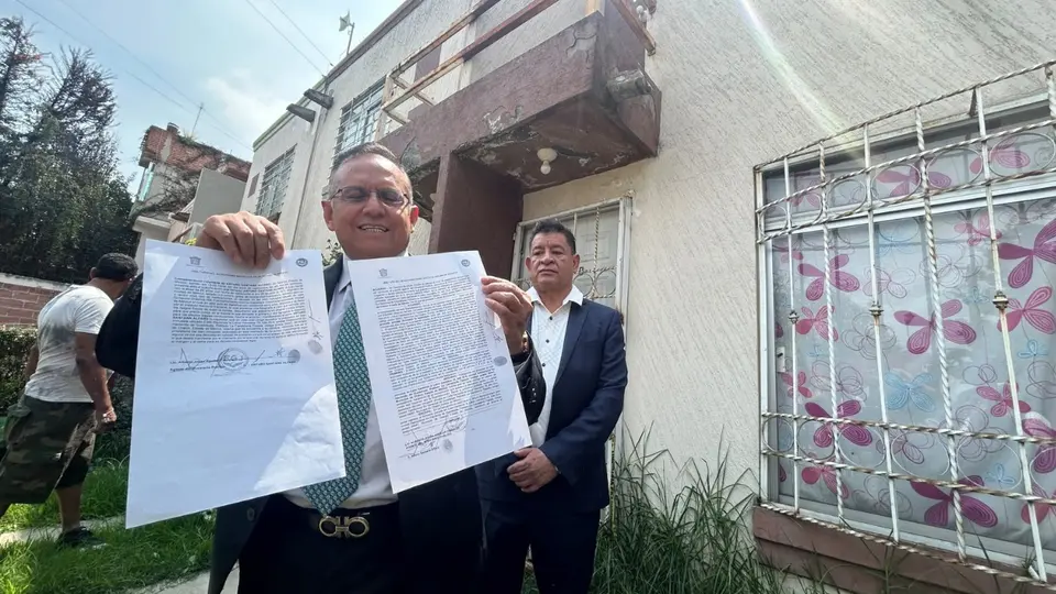 Doña Carlota recupera vivienda en Chalco tras más de 500 días; así fue la entrega