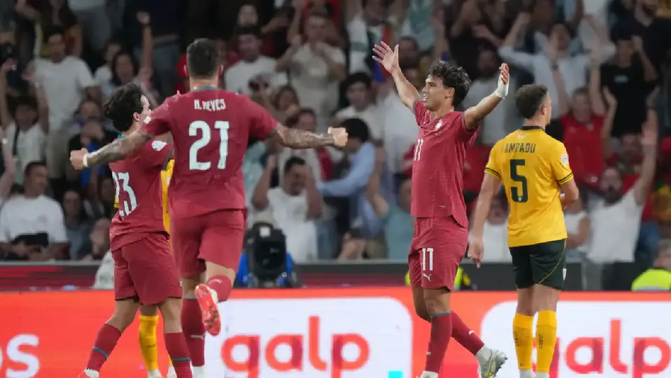 João Félix, jugador de Portugal, en festejo de gol ante Gales, en Nations League | AP