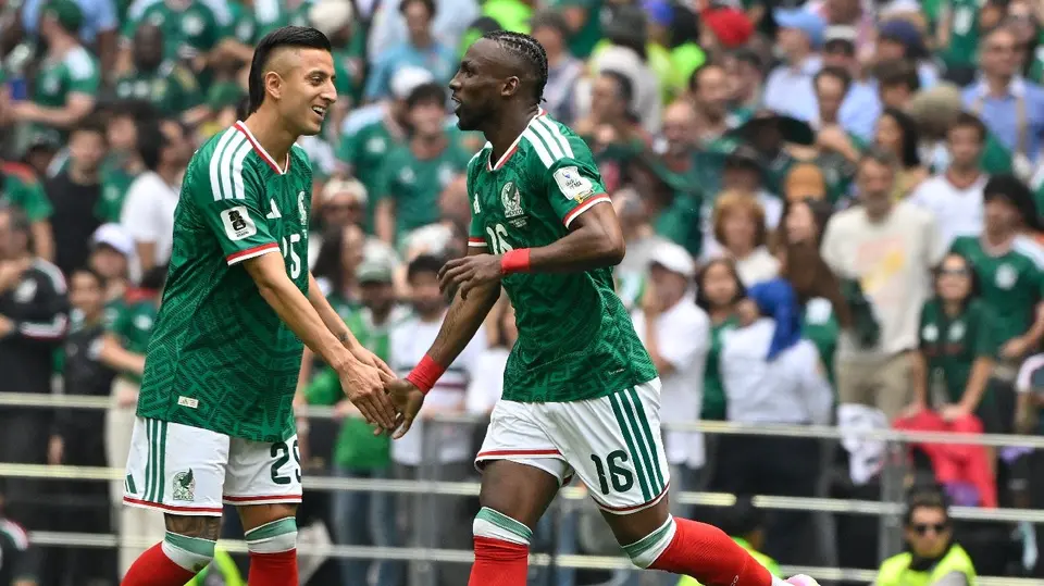 Roberto Alvarado y Julián Quiñones | MEXSPORT