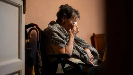 ¿Por qué desalojaron a Maricarmen? Mujer de 87 años pierde la casa donde vivió desde 1956