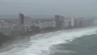 Huracán Polo vuelve a categoría 5 y golpea con lluvias al Pacífico mexicano