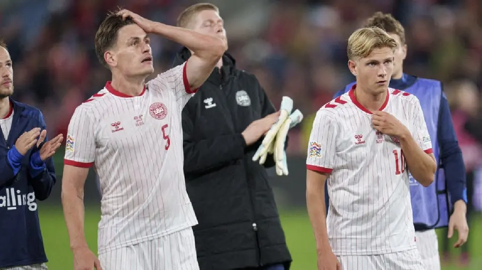 Dinamarca tras caer ante Noruega en Nations League | AFP