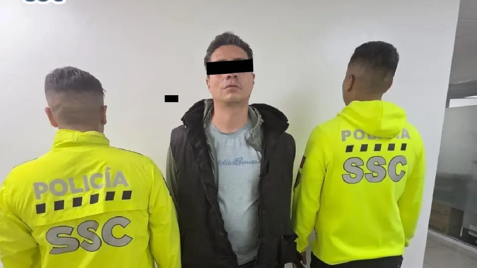 La policía presentó a una persona detenida presuntamente involucrada en el incidente / Especial