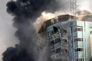 Israel bombardea agencias de noticias AP y Al Jazeera en Gaza