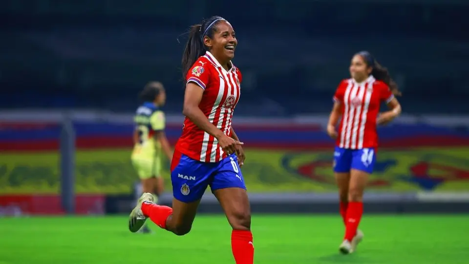 Miriam Castillo: 'El escudo de Chivas no puede pasar desapercibido ni ser pisoteado'