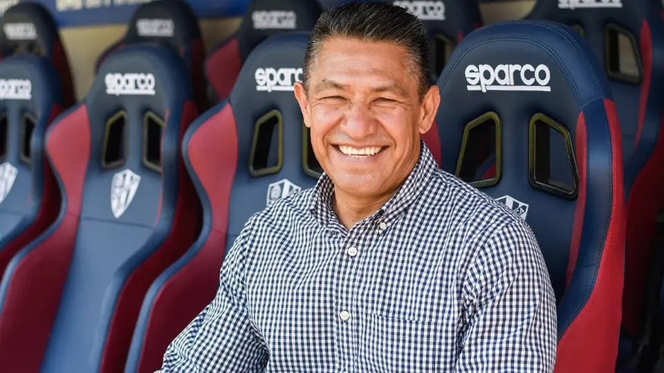 Nacho Ambriz: 'Se cumple un sueño y estoy feliz de estar en el Huesca'