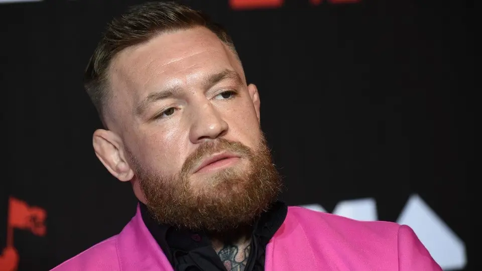 Conor McGregor se peleó con el rapero MGK en la alfombra roja de los MTV VMA