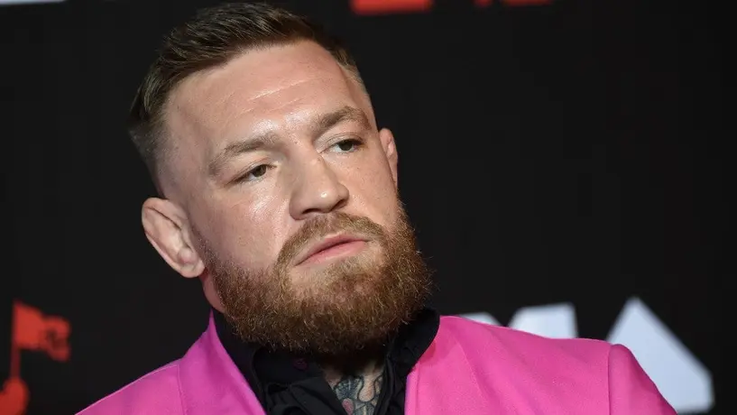 Conor McGregor se peleó con el rapero MGK en la alfombra roja de los MTV VMA