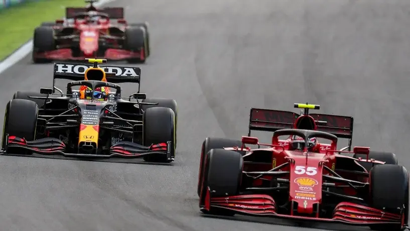 Carlos Sainz: 'La salida fue genial, luego pude contener a Checo Pérez'