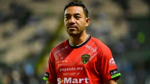 Marco Fabián: Futbolista que más caro cobra saludos mientras se encuentra sin equipo