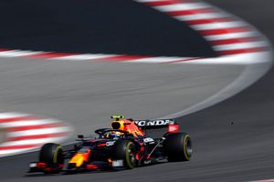 Checo Pérez terminó cuarto en el Gran Premio de Portugal