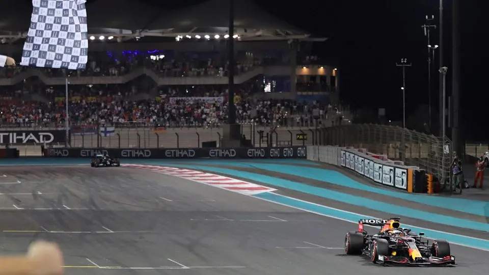 F1: Max Verstappen, nuevo Campeón del mundo tras dramática carrera en Abu Dhabi