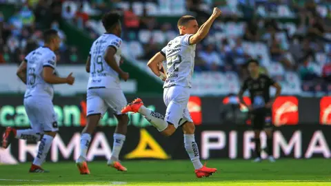 Querétaro 'agradeció' al América derrotar a Pumas con polémico tuit