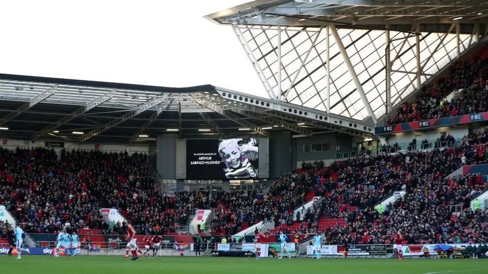 Arthur Labinjo-Hughes, niño asesinado, fue homenajeado en juegos de la Premier League