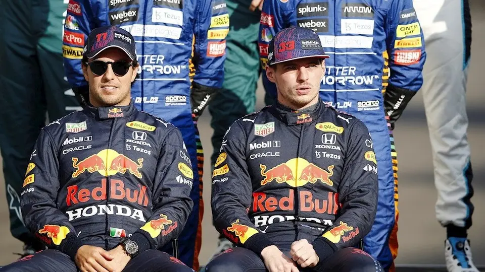 Max Verstappen: 'Checo Pérez es una leyenda'