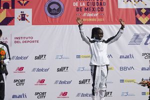 Cheruiyot tras romper récord en Maratón de CDMX: 'No esperaba ganar de esta manera'