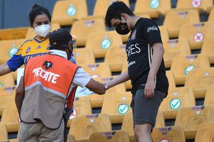 Tigres: Aficionado felino 'censurado' y retirado del Volcán por pedir cambios a Tuca