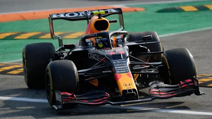 Checo Pérez: Red Bull cambiará de color para el GP de Turquía como homenaje a Honda