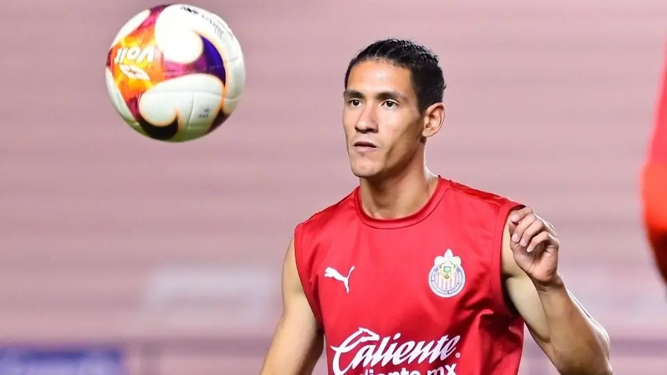 Uriel Antuna ante el interés del Olympiakos: 'Ahorita estoy concentrado en Chivas'