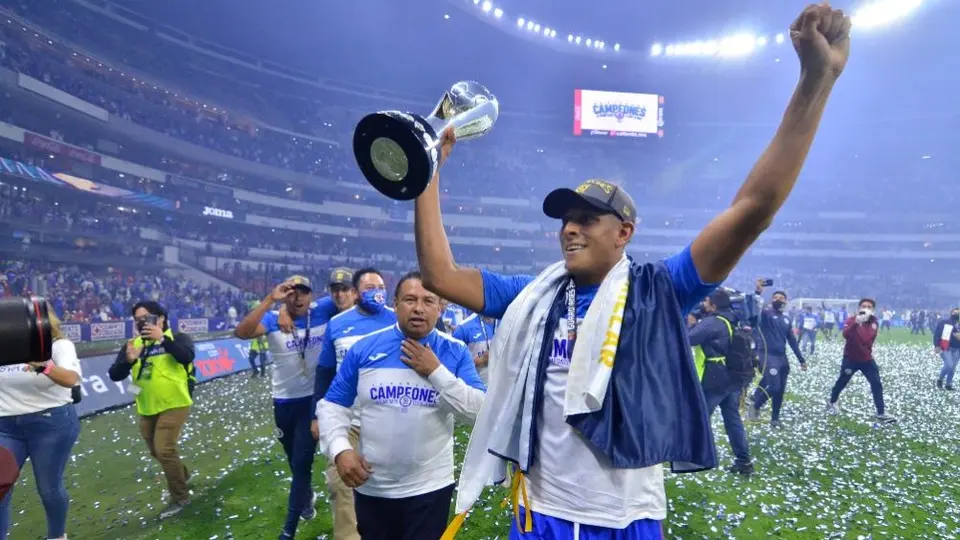 Carlos Hermosillo: 'Luis Romo debería estar en Europa; Piojo Alvarado no es para Cruz Azul'