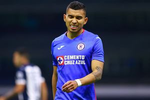 Orbelín Pineda apoyó a Chivas en el Clásico Tapatío