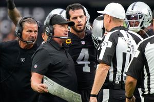 NFL condenó comentarios racistas atribuidos a Jon Gruden