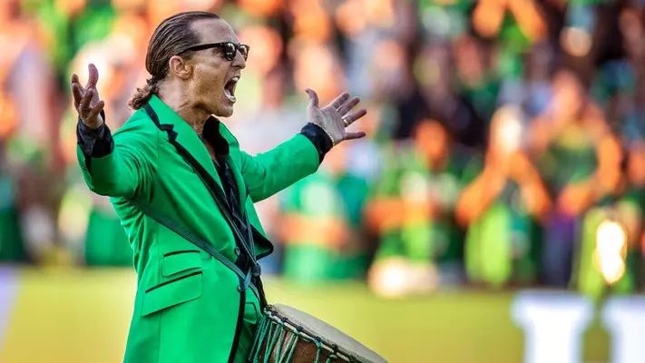 Video: Matthew McConaughey realizó espectacular haka en inauguración de estadio