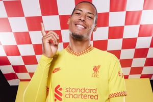 Premier League: McDonald's trolleó al Liverpool por su tercer uniforme